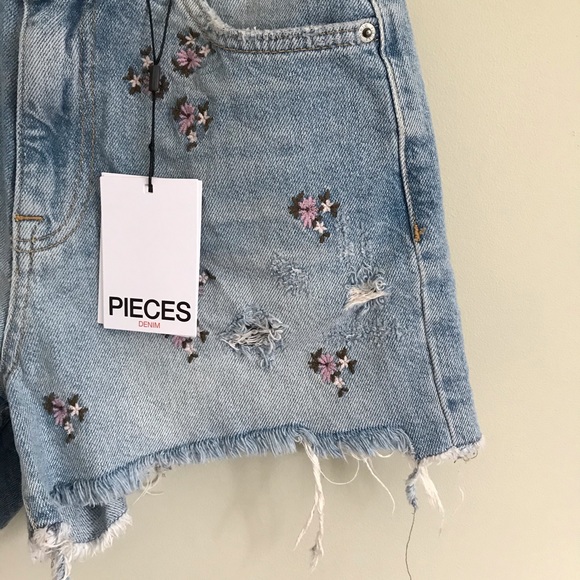 NWT ASOS Pieces Embroidered Floral High Waisted Distressed Frayed Denim Shorts - Picture 8 of 11